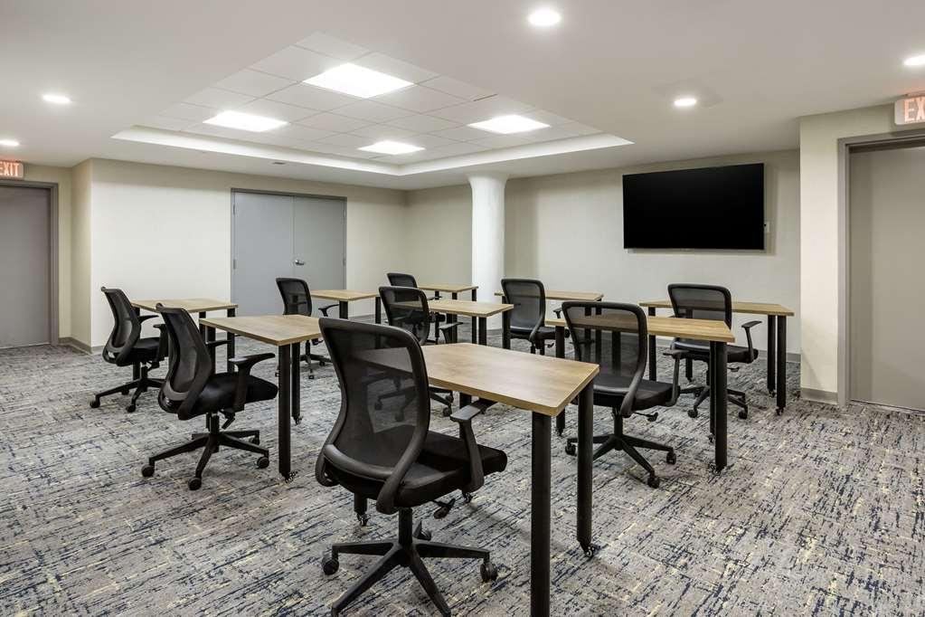 Comfort Inn & Suites Newark Liberty International Airport Udogodnienia zdjęcie