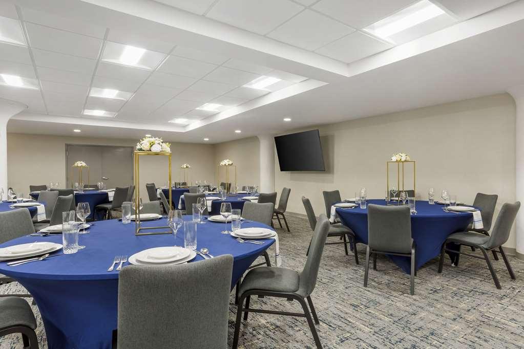 Comfort Inn & Suites Newark Liberty International Airport Udogodnienia zdjęcie