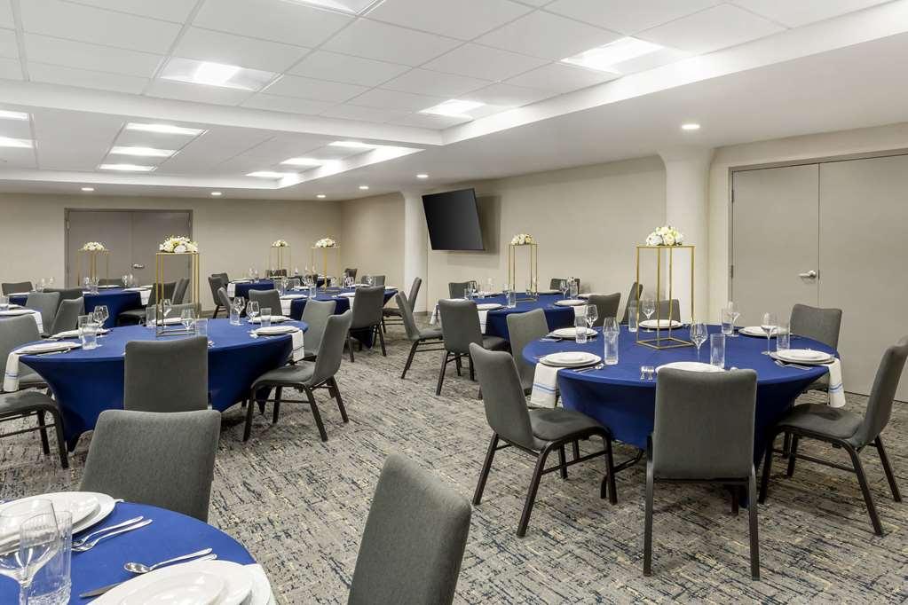 Comfort Inn & Suites Newark Liberty International Airport Udogodnienia zdjęcie